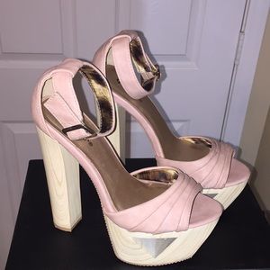 QUPID pink patent leather 6” high heel Sandals 6.5